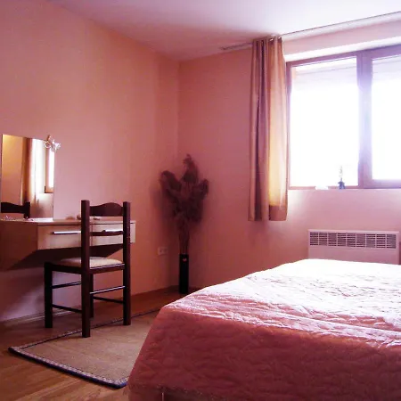 Апартамент Solar Nest With Fireplace And Mountain View - Near Ski Lift And Center